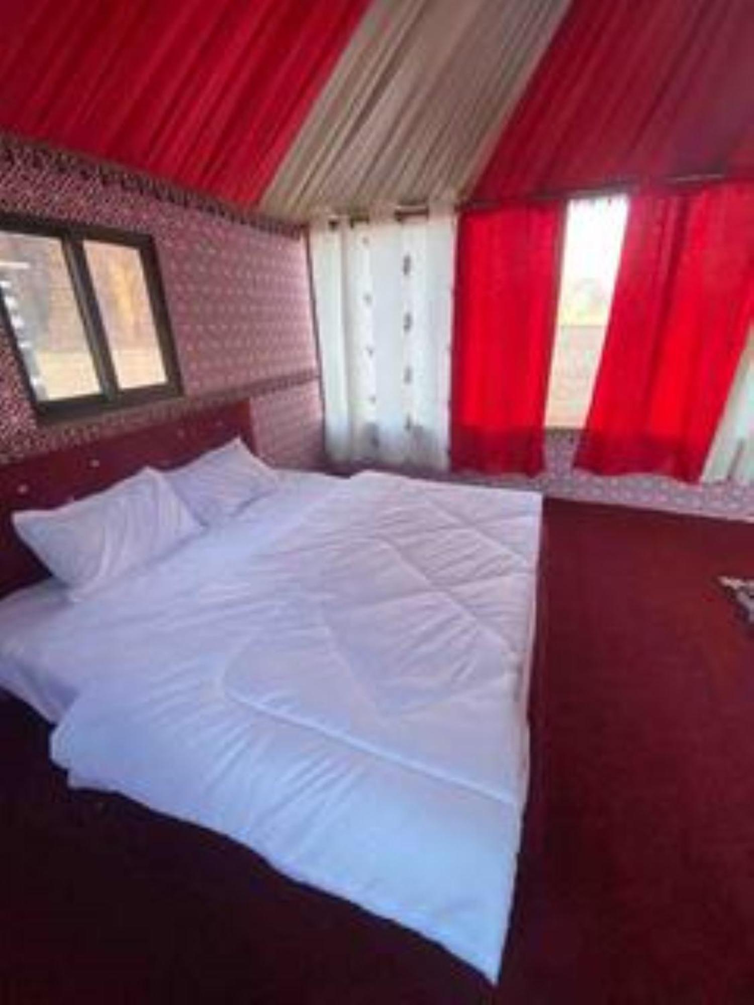 לינה וארוחת בוקר וואדי רם Calm Camp מראה חיצוני תמונה